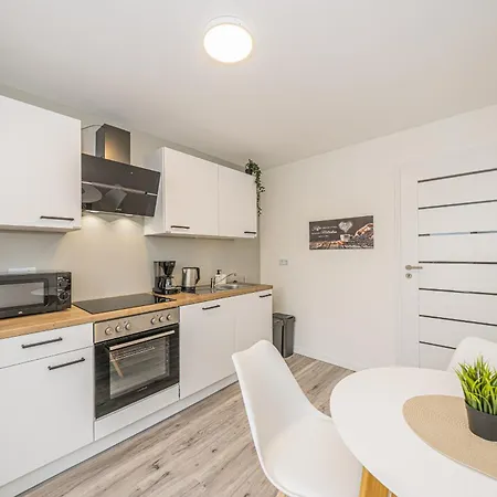 A7 Ruhiges 3-zimmer-studio Mit Balkon