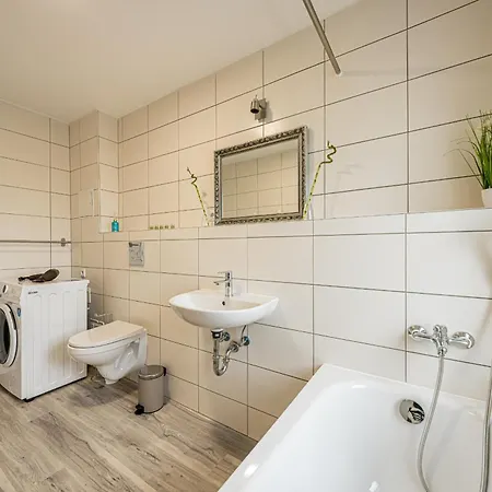 Apartament A7 Ruhiges 3-zimmer-studio Mit Balkon *
